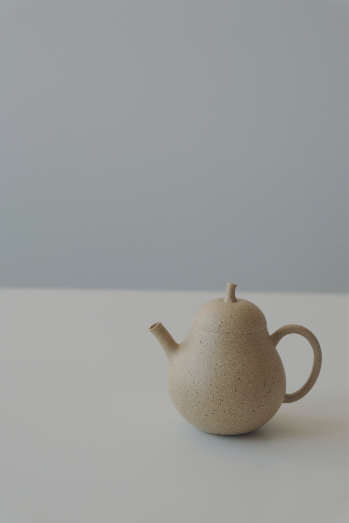Pear-Shaped Yixing Zisha Teapot (100cc) - Semi-Handmade Duanni Clay (Thin-Walled)