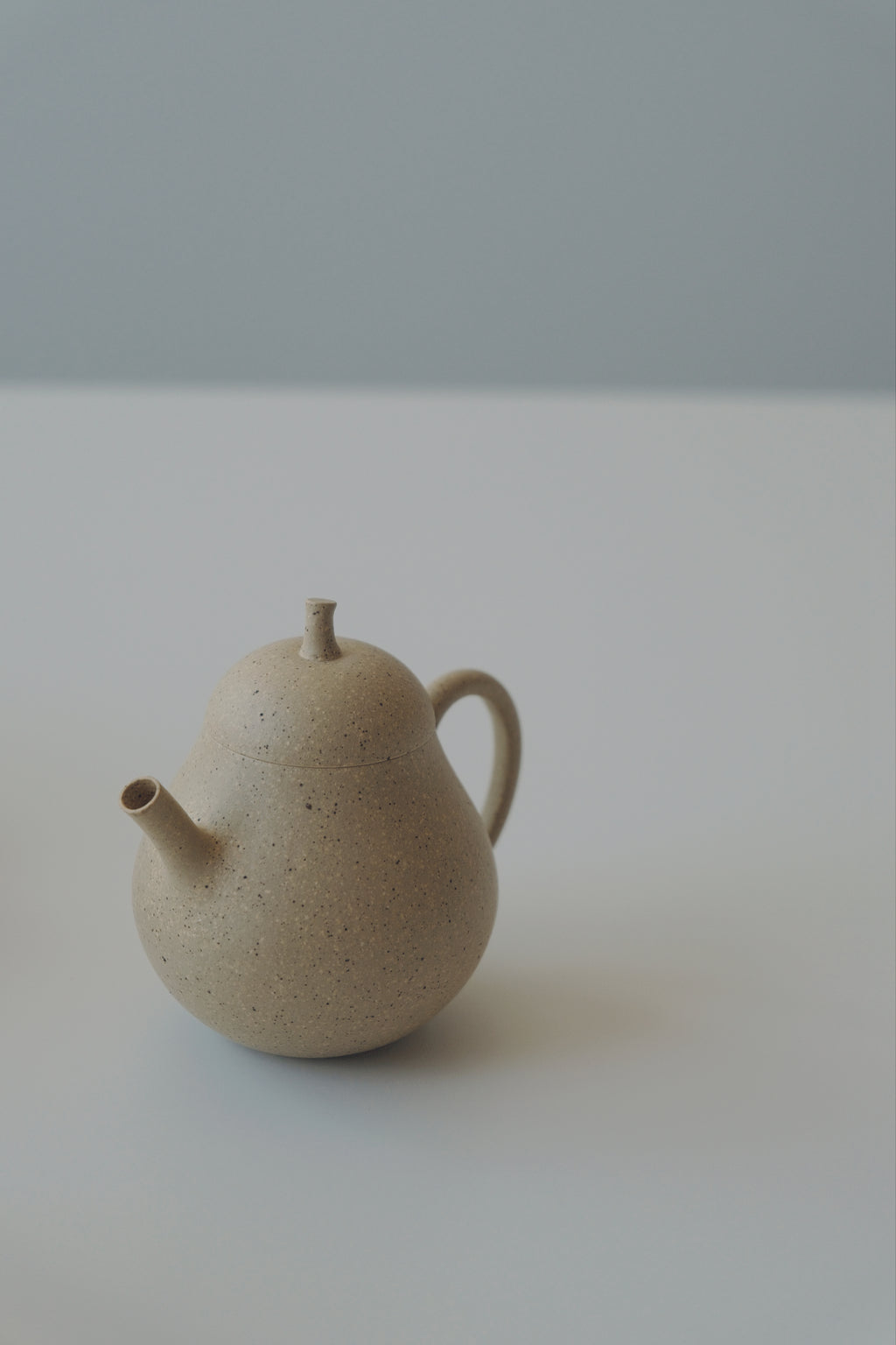 Pear-Shaped Yixing Zisha Teapot (100cc) - Semi-Handmade Duanni Clay (Thin-Walled)