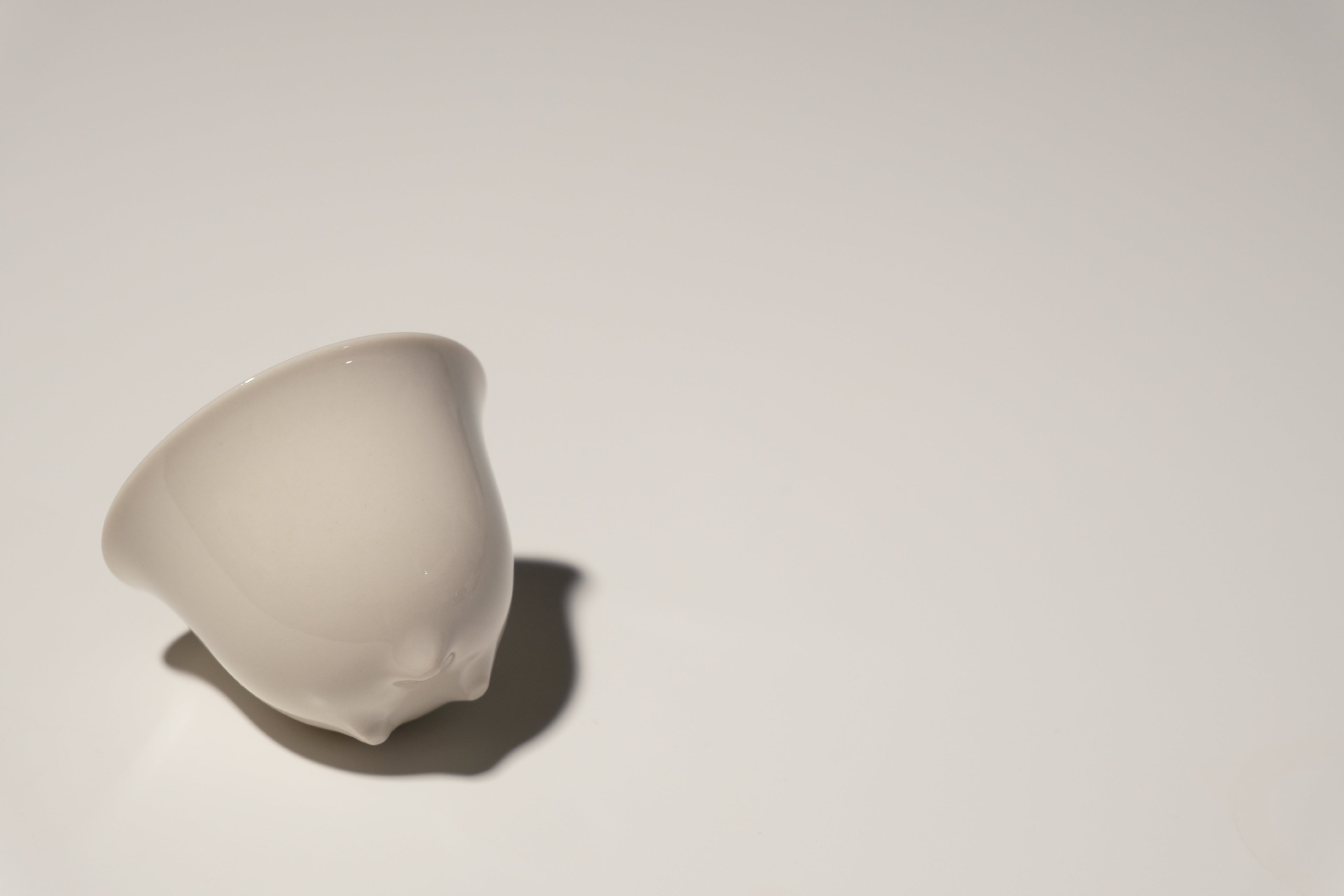 Grass Ash Glaze Three-Leg Gongfu Tea Cup