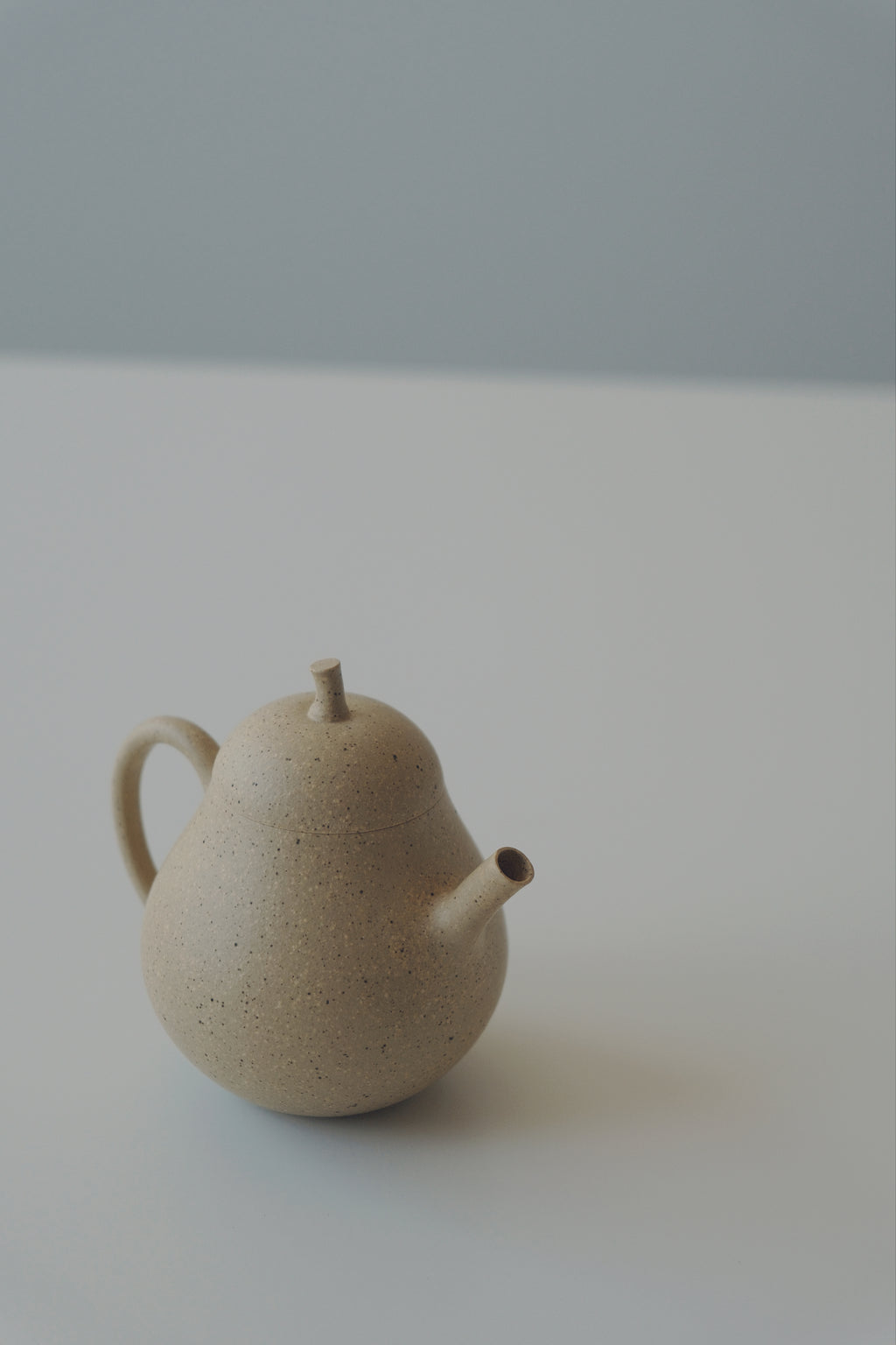 Pear-Shaped Yixing Zisha Teapot (100cc) - Semi-Handmade Duanni Clay (Thin-Walled)