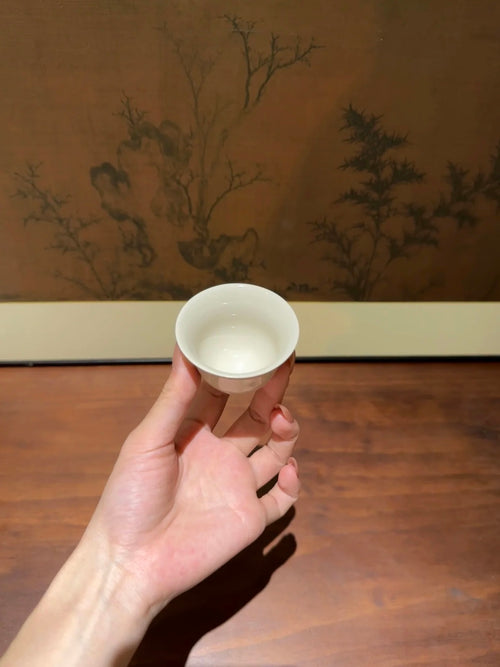 Grass Ash Glaze Three-Leg Gongfu Tea Cup