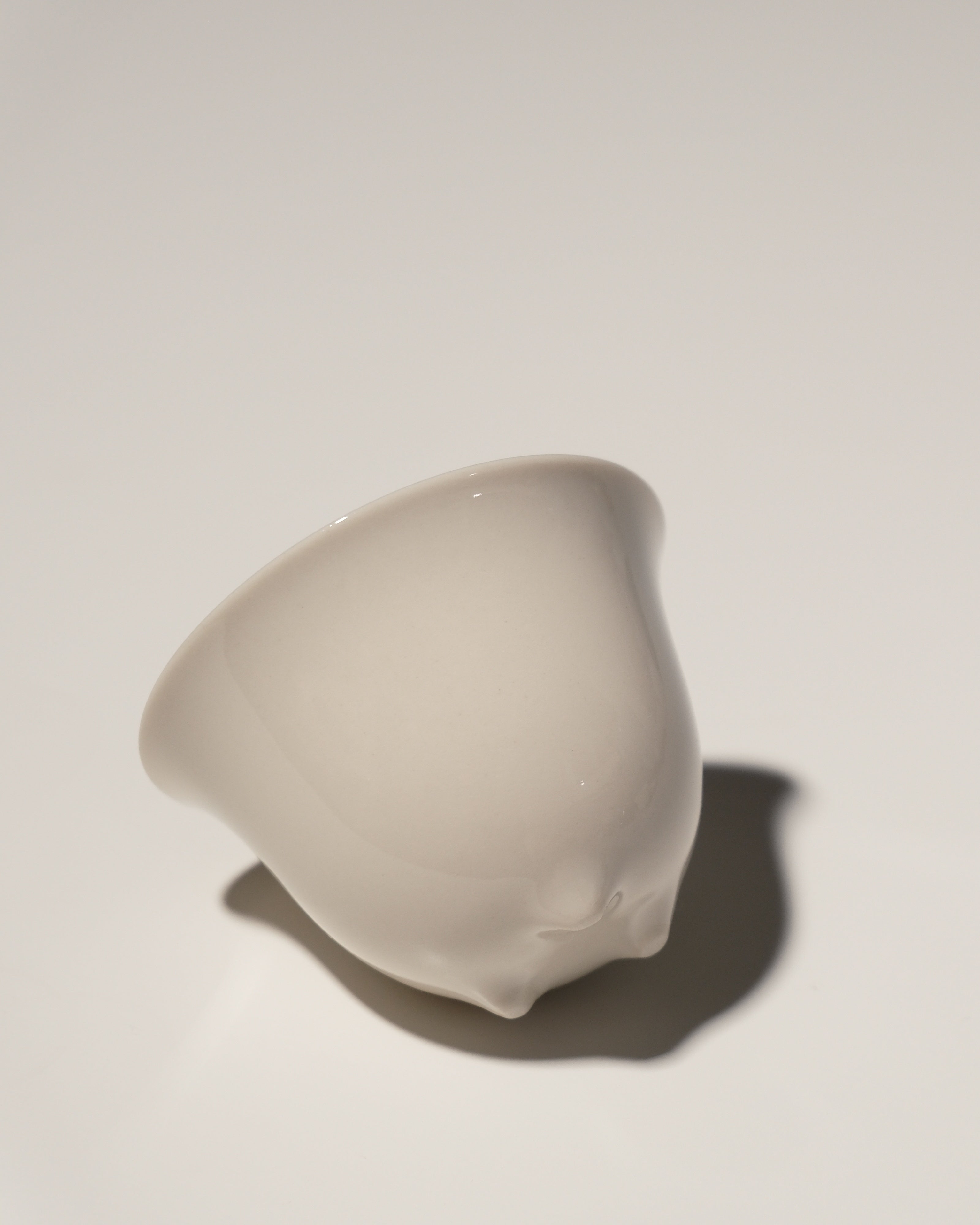 Grass Ash Glaze Three-Leg Gongfu Tea Cup